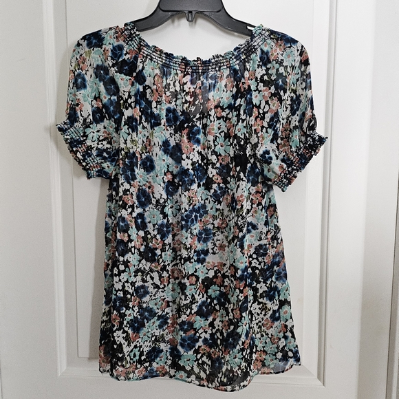 ๐ฅ๐ FIRE SALE! Eight Sixty short sleeve sweetheart neckline floral blouse small - Picture 2 of 5